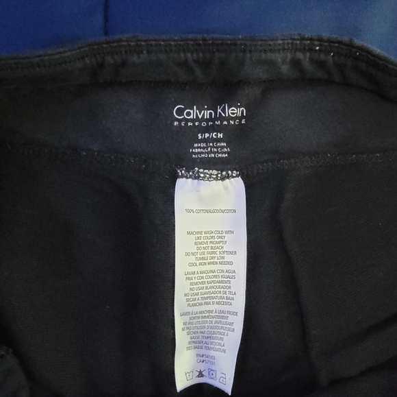 Calvin Klein drawstring sweat shorts - Picture 3 of 3